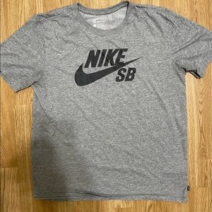Nike SB DriFit Mens L